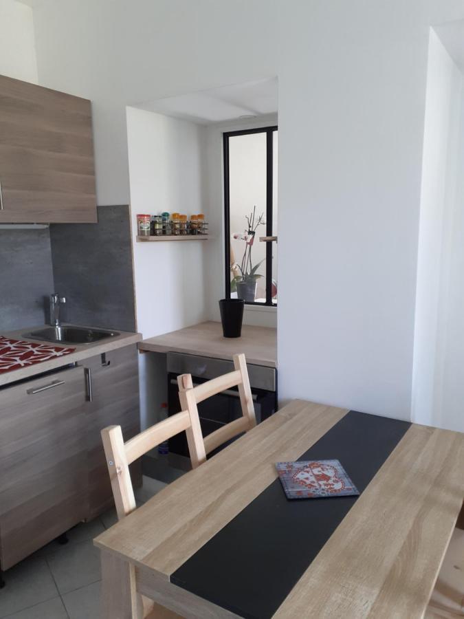Studio En Plein Centre Ville - 2 A 4 Personnes Tence エクステリア 写真